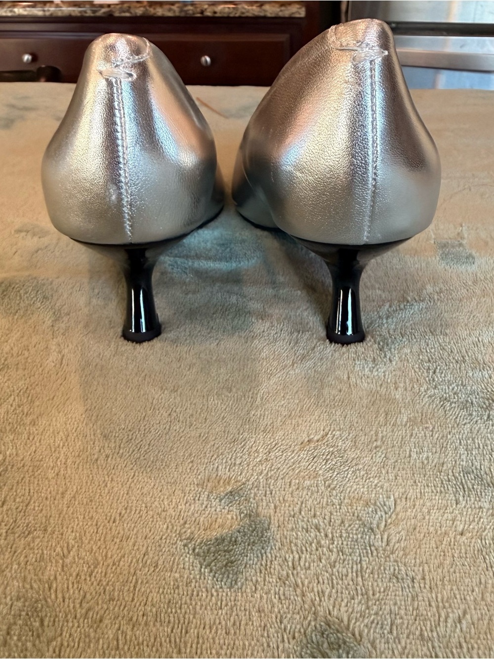 Sanctuary Silver Metallic Pointed Toe Kitten Heel Pumps Women’s Size 8M - Picture 4 of 12